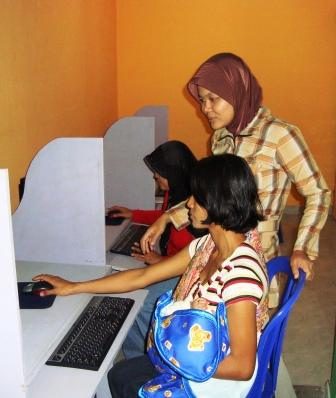 Pusat Koperasi Wanita Jawa Timur (Puskowanjati)
