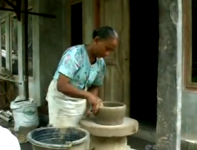 [VIDEO] Desa Perajin Gerabah Coba Bertahan