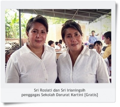 Sri Rosiati dan Sri Irianingsih, Ibu Guru Kembar Anak-Anak Kolong Jembatan