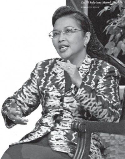 Hj. Sylviana Murni, Perempuan Pertama Sebagai Walikota DKI