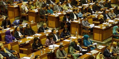 [unduh] Perempuan di Parlemen: Bukan Sekedar Jumlah