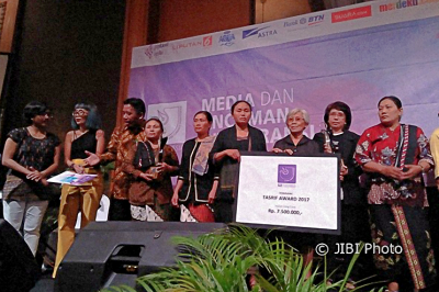 [video] Tasrif Award 2017 Untuk Perempuan Kamisan dan Petani Kendeng