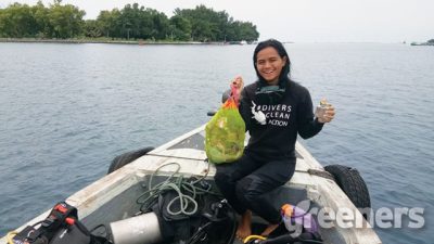 Swietenia Puspa Lestari Menyelam Selamatkan Laut dari Sampah